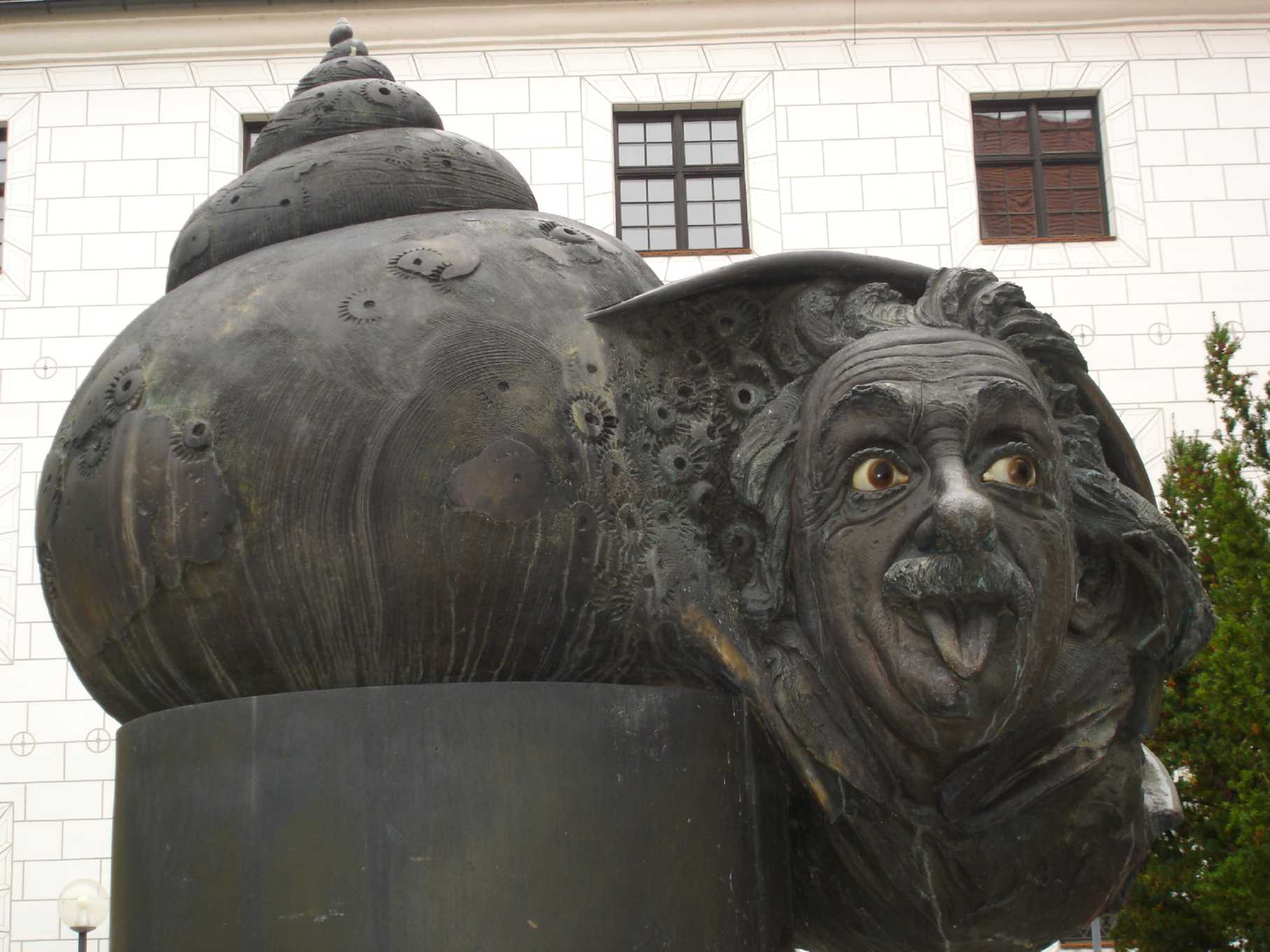 Detail des Einsteinbrunnens
